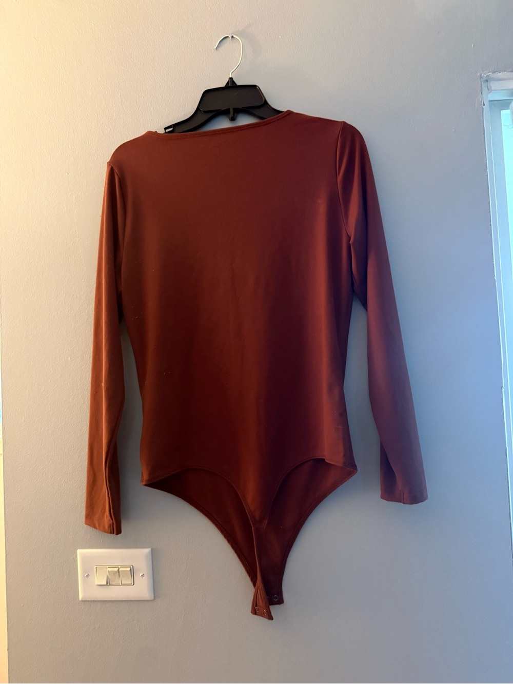 Abercrombie & Fitch Long-Sleeve V-Neck Bodysuit - Rust - Picture 5 of 5